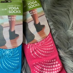 2 Gaiam Super Grippy Yoga Socks